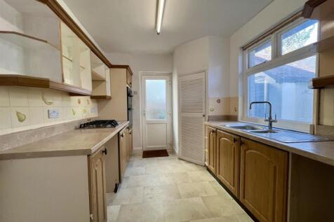 Kitchen2.jpg