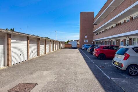Garage &amp; Parking