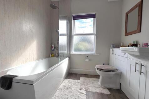 Bathroom.jpeg