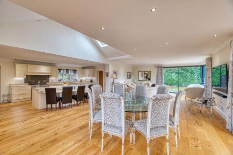Open Plan Dining Kitchen/Family Livin...