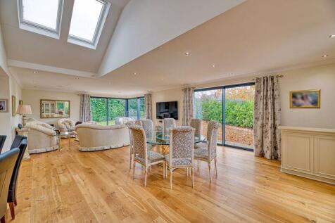 Open Plan Dining Kitchen/Family Livin...