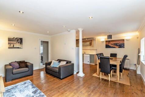 Lounge / Dining Room