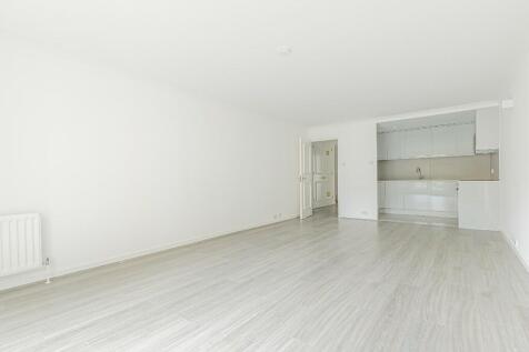 Living Room/ kitchen