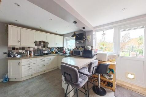 Kitchen / Breakfast Room