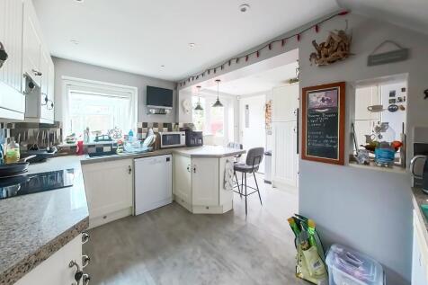 Kitchen / Breakfast Room