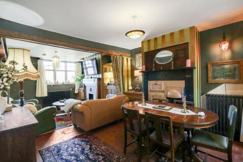 Sitting/Dining Room