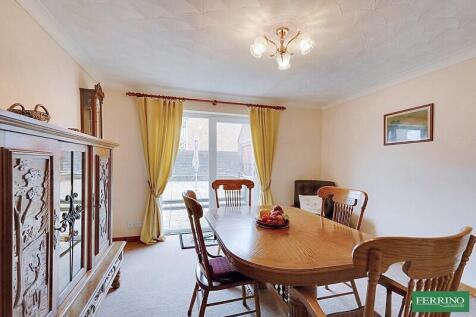 Dining Room/Bedroom 3