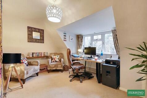 Bedroom 5/Study