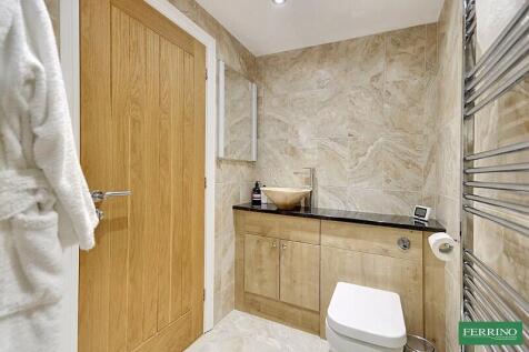 Bedroom 1 En-suite