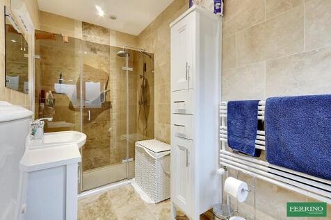 Bedroom 1 En-suite