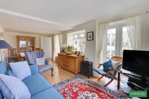 Sitting/Dining Room
