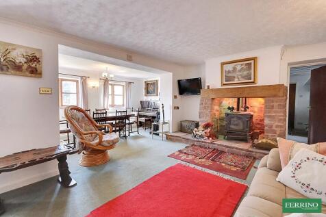 Sitting/Dining Room