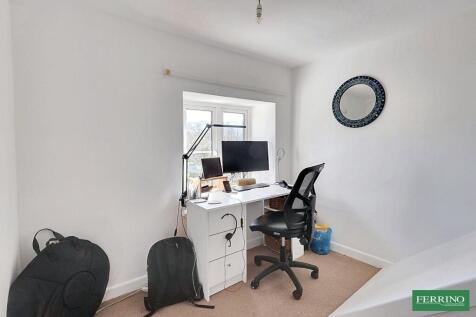 Bedroom 3/Study