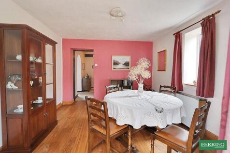 Dining Room/Bedroom 4