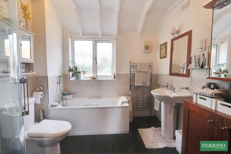 Bedroom 1 En-suite
