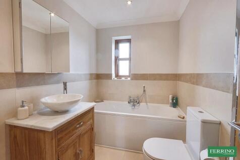 Bedroom 1 En-suite