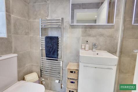 Bedroom 1 En-suite