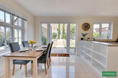 Kitchen/Dining Area