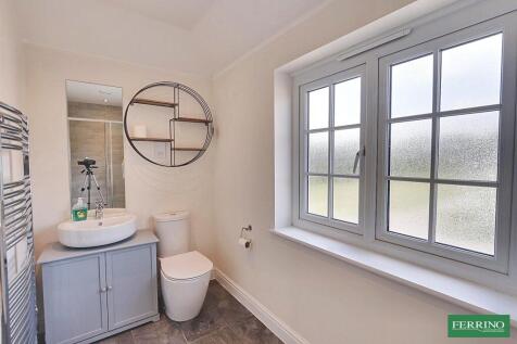 Bedroom 1 En-suite
