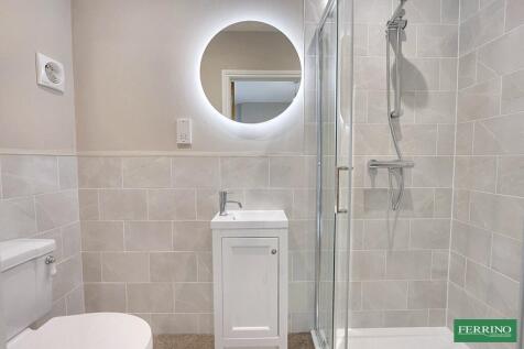 Bedroom 1 En-suite