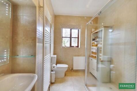 Bedroom 1 En-suite