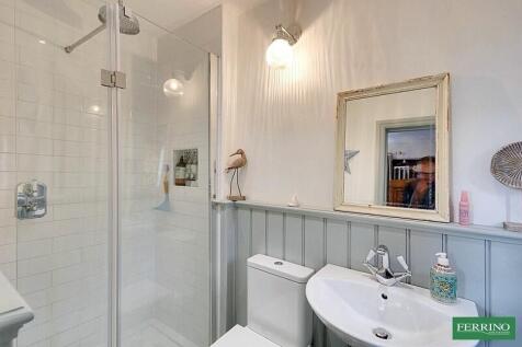 Bedroom 2 En-suite