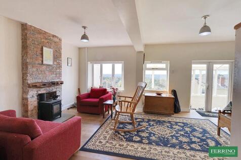 Sitting/Dining Room