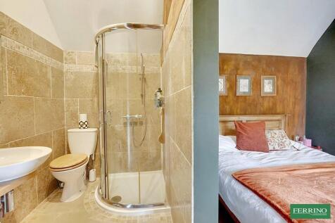 Bedroom 1 En-suite