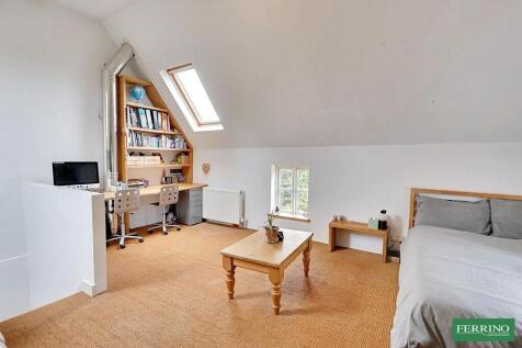 Bedroom / Studio