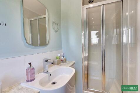 Bedroom 1 En-suite