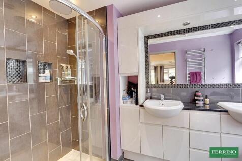 Bedroom 1 En-suite