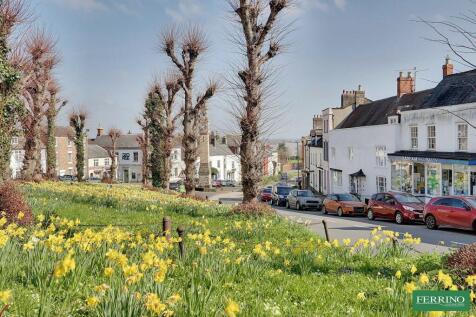Newnham High Street