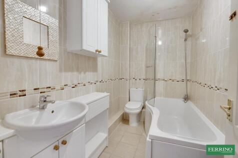 First Floor Bathroom 