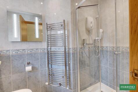 Bedroom 1 En-suite