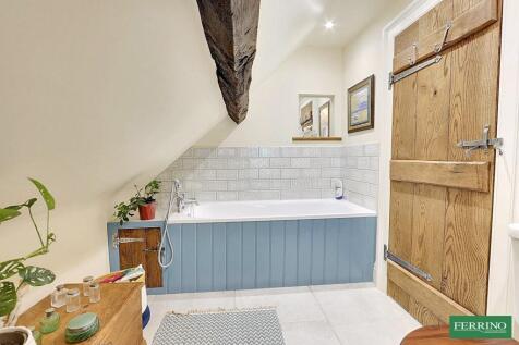 Bedroom 4 - En-suite