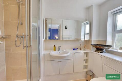 Bedroom 2 En-suite