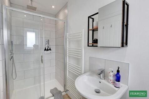 Bedroom 2 En-suite