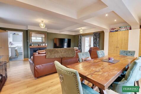 Sitting/Dining Room