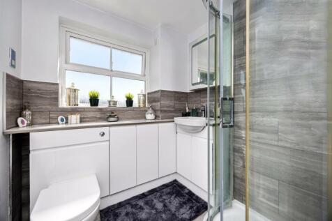 Family Shower Room/WC