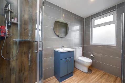 En-suite Shower/WC