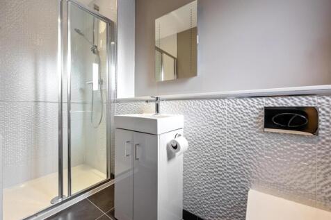En-suite Shower Room/WC