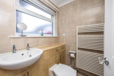 En-suite Shower Room/WC