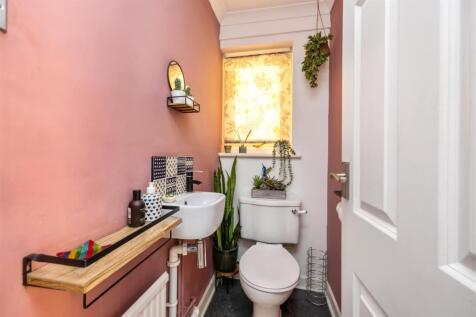 Separate Cloakroom