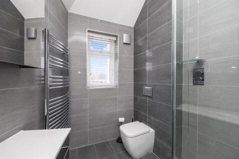 En-suite Shower Room/WC