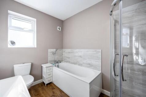 G/f Bath/Shower Room/WC