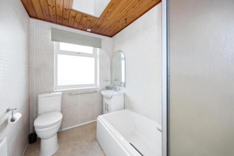 G/f Family Bathroom
