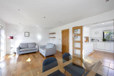 Sitting/Dining Room
