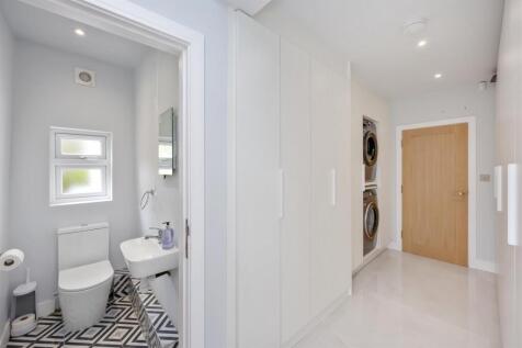G/f Cloakroom