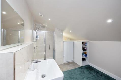 En-suite Shower Room/WC