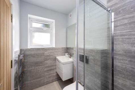 En-suite Shower Room/WC